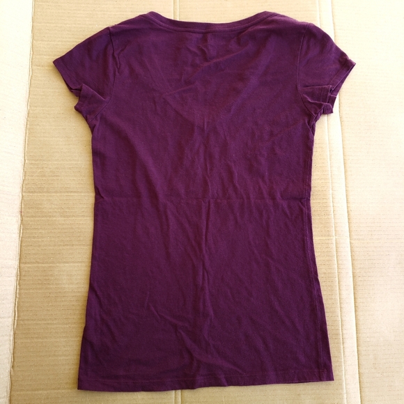 Aeropostale 87 NY Plum Purple V-neck T-shirt - Picture 3 of 4